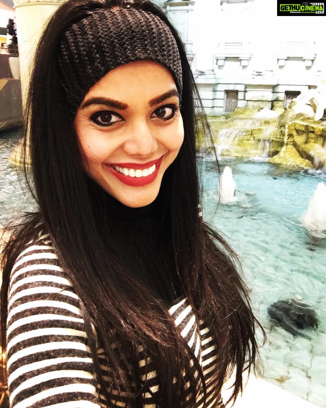 Natasha Suri Instagram - Korea diaries! Travel lover! Jan 2017'