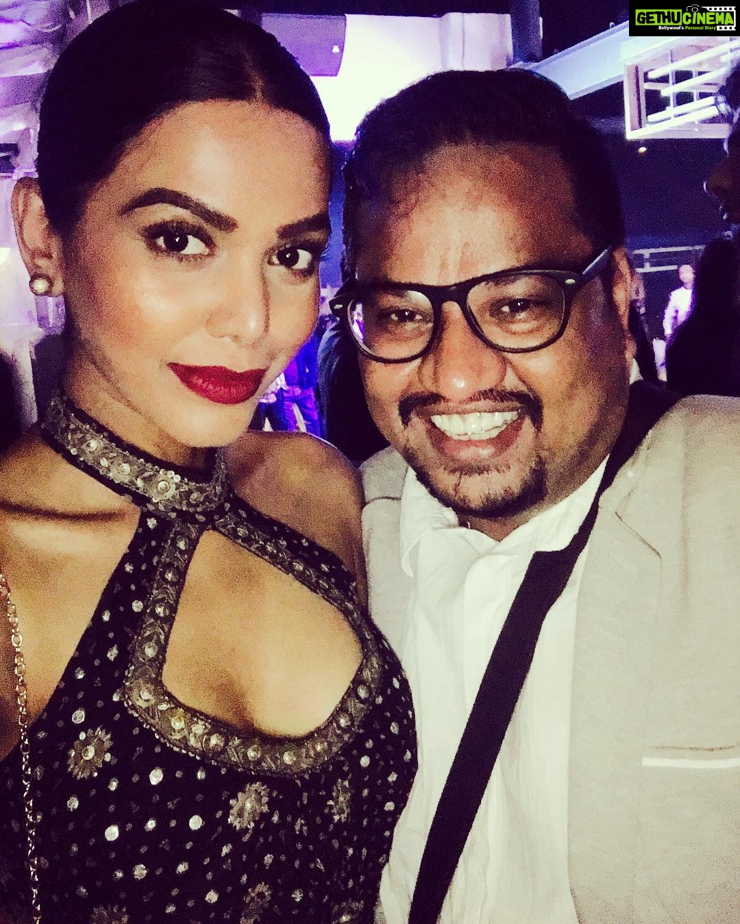 Natasha Suri Instagram - About last night! Times of India event! Show director @shakirshaxx