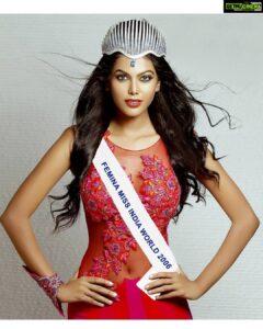 Natasha Suri Instagram - Found some portraits of me in that prestigious Miss India World crown that I cherish so much!!❤️🙏 

Look at the baby fat on my face!!😄

#Gratitude  #MissIndiaWorld  #NatashaSuri #ThrowBack #BabyMe