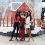 Natasha Suri Instagram – Former Miss India World..Former Miss India Tourism Rupali Suri..Former Miss India Earth Amruta Patki…! And we met up in Singapore,hung out and spent a whole day laughing!