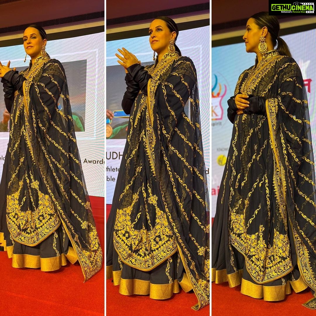 Neha Dhupia Instagram - Thank you @feminaindia for making me a part of such an empowering event. You know it’s an evening well spent when you are in a room full of women making a big difference. #feminaspark #missionshakti #lucknow #ootd @rohitbalofficial @amrapalijewels styled by @aasthasharma @iammanisha muah @diva_rose21 💖