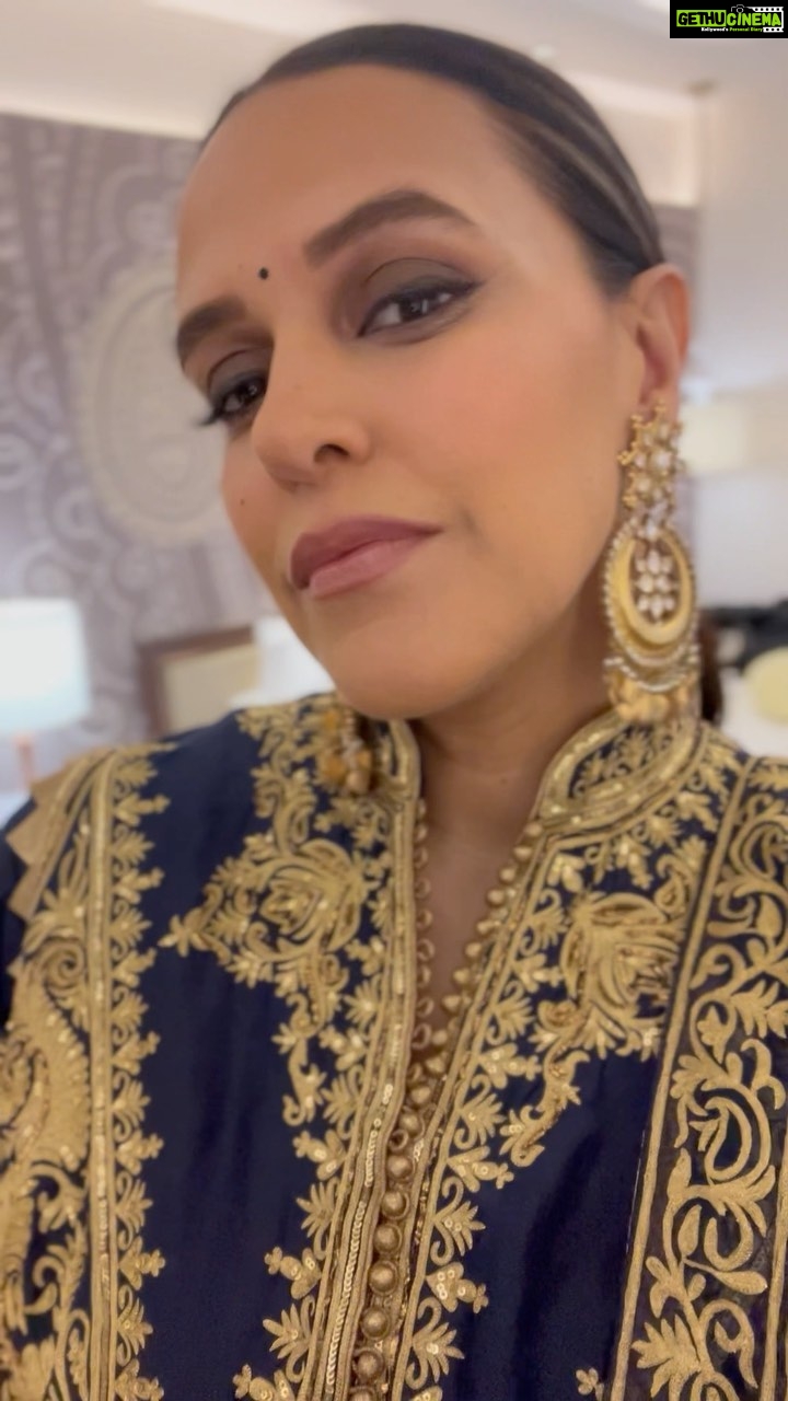Neha Dhupia Instagram - #workmodeon from #instagram to #reelstagram … muah @diva_rose21 #ootd @rohitbalofficial @amrapalijewels styled by @aasthasharma @iammanisha @wardrobist #lucknow @feminaindia #aboutlastnight #eventdiaries #nehadhupia #freedomtofeed #feelitreelit #feelkaroreelkaro❤️❤️ #reels #trending #trendingreels Hotel TAJ, Lucknow