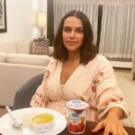 Neha Dhupia Instagram - I have my perfectly set #MotherDairyUltimateDahi for my go to meal daal chawal. Super comforting, my all time favourite! No matter what season it is I just can’t do without my Mother Dairy Dahi and it stimulates the immune cells in my intestines so I can stay safe from the external harmful bacteria.. It also increases the bio availability of nutrients, which means that my body can absorb the nutrients fast. So season koi bhi ho..#DahiSetHai! #MotherDairyFreshDelights @motherdairyfreshdelights