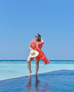 Neha Dhupia Instagram - Anyone else feelin those Monday blues like I am 🤪 ... #nofilter @movenpickkuredhivarumaldives @oneaboveglobal #maldives @vtravelscapes