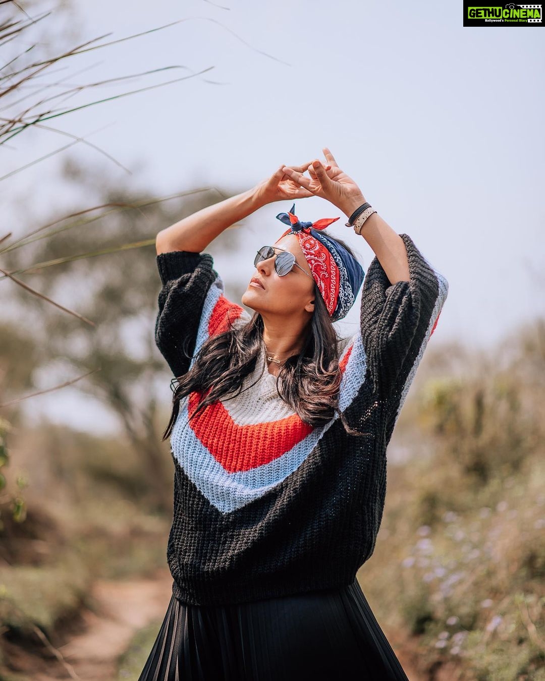 Neha Dhupia Instagram - When you canโt decide which scarf ๐งฃ to wear ... itโs simple! Twist them n Wear both!!! Scarf game on point by @yountentsomo styled by @gumanistylists in @luvlolasxoxo @johnjacobseyewear @Swarovski ... also giving out bear ๐ป hugs jus for today ๐!!! ( refer to pic 3 ๐ค๐) ๐ธ @rjdeigg #gangneha