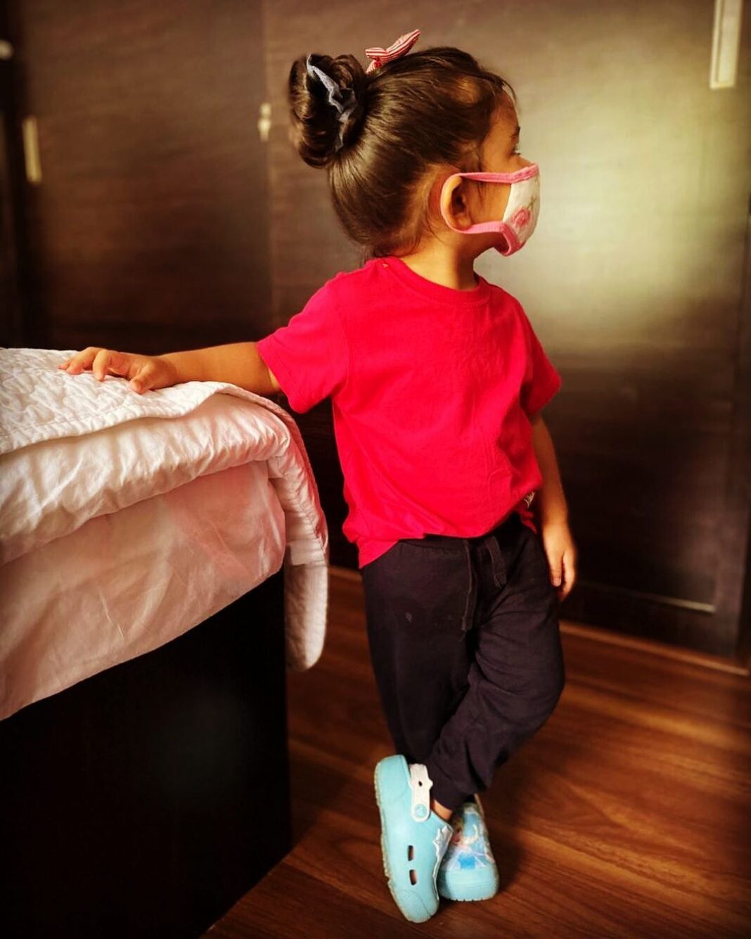 Neha Dhupia Instagram - Casual 😍 ... @mehrdhupiabedi #wearamask #mamapose