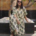 Neha Dhupia Instagram – Clean and green 💚… My kinda #ootd … @payalsinghal @anmoljewellers 📸 @ikshitpatel hair @parvez_reflaction_salon