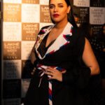 Neha Dhupia Instagram - 😘... #ootd ... muah @sonicsmakeup styled by @vinitamakhija @dishu618 thank you @gumanistylists ... thank you @inifdcorporate @lakmefashionwk 🤟❤️ 📸 @thememoryalbum_