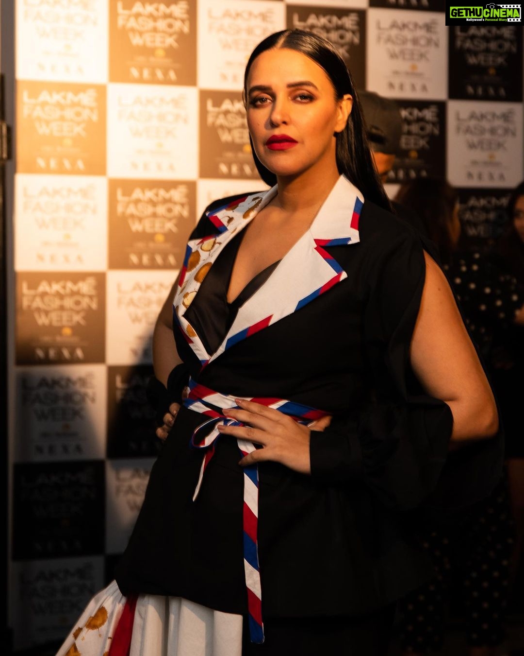 Neha Dhupia Instagram - 😘... #ootd ... muah @sonicsmakeup styled by @vinitamakhija @dishu618 thank you @gumanistylists ... thank you @inifdcorporate @lakmefashionwk 🤟❤️ 📸 @thememoryalbum_