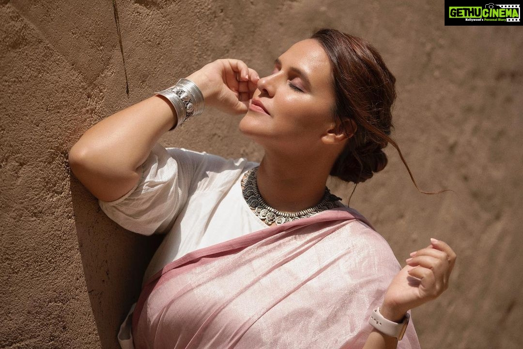 Neha Dhupia Instagram - Up close ... #ootd @meherahmed @amrapalijewels @anavila_m @elevate_promotions muah @elishab_mua @hamidahairartis 📸 @nitisharoraofficial ☀️ for @freedomtofeed #freedomtofeed