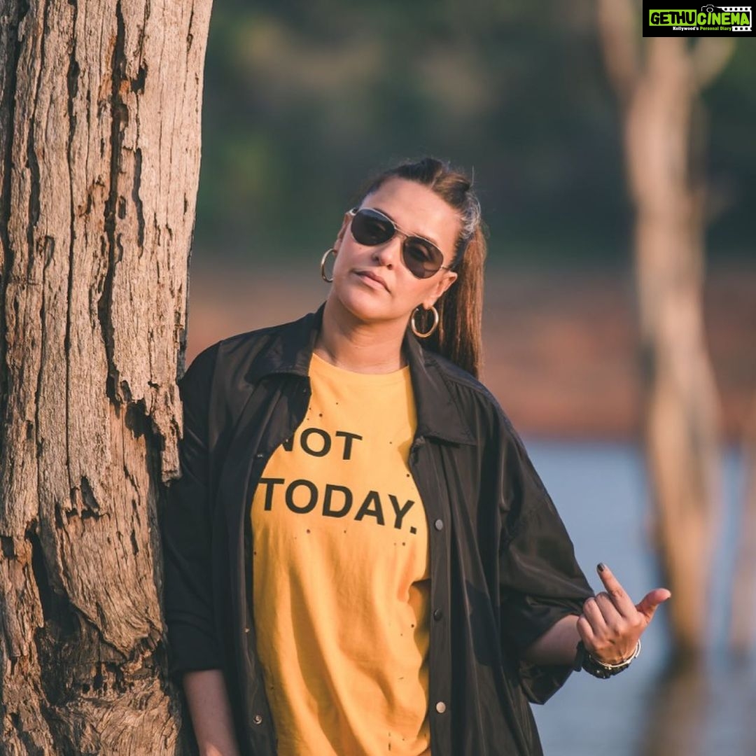 Neha Dhupia Instagram - #gentlereminder #roadiesrealheroes tonight at 7pm on @mtvindia ... 🤟 📸 @rjdeigg