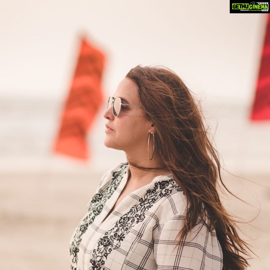 Neha Dhupia Instagram - Sea 🌊 shore 📸 @rjdeigg