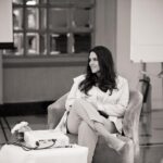 Neha Dhupia Instagram – Live a little 🧚🏼‍♀️… laugh a little 😃… learn a lot 🙌 !!! What a wonderful morning that started of with me trying to inspire a wonderful bunch but I got even more inspired by them… #workmodeon 📸 @rjdeigg