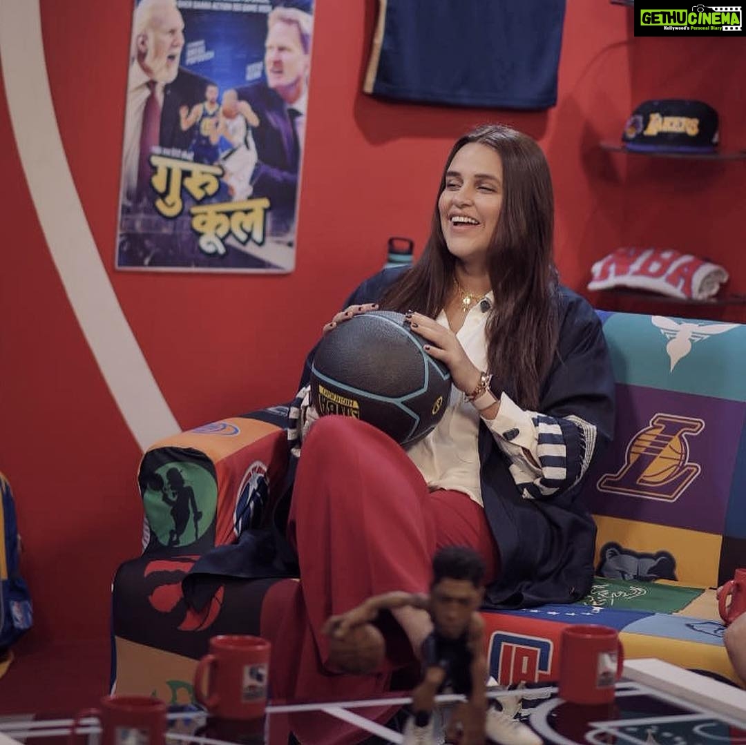 Neha Dhupia Instagram - Thank you @nbaindia for having me on #saturdaymorninglive ... was so much chatting with my main man @rannvijaysingha and @simrankaurmundi n @menacesingh 🏀❣️‼️👊 📸 @rjdeigg