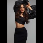 Neha Sharma Instagram – 👋 August! 🖤🖤🖤 
.
. @rahuljhangiani @sheefajgilani @therealblife @reshmaamerchant @ritashukla22