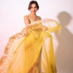 Neha Sharma Instagram – 💛💛💛 happy Sunday! @khushghulati @jaferalimunshi @bennusehgallofficial @amigos.rizwan @reshmaamerchant @tejisinghofficial