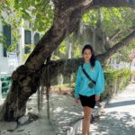 Neha Sharma Instagram - My newly acquired tan and the same old sweatshirt..🌳☀️#floridadiaries #beachlife #keywest #lifeisbetterinflipflops Key West, Florida