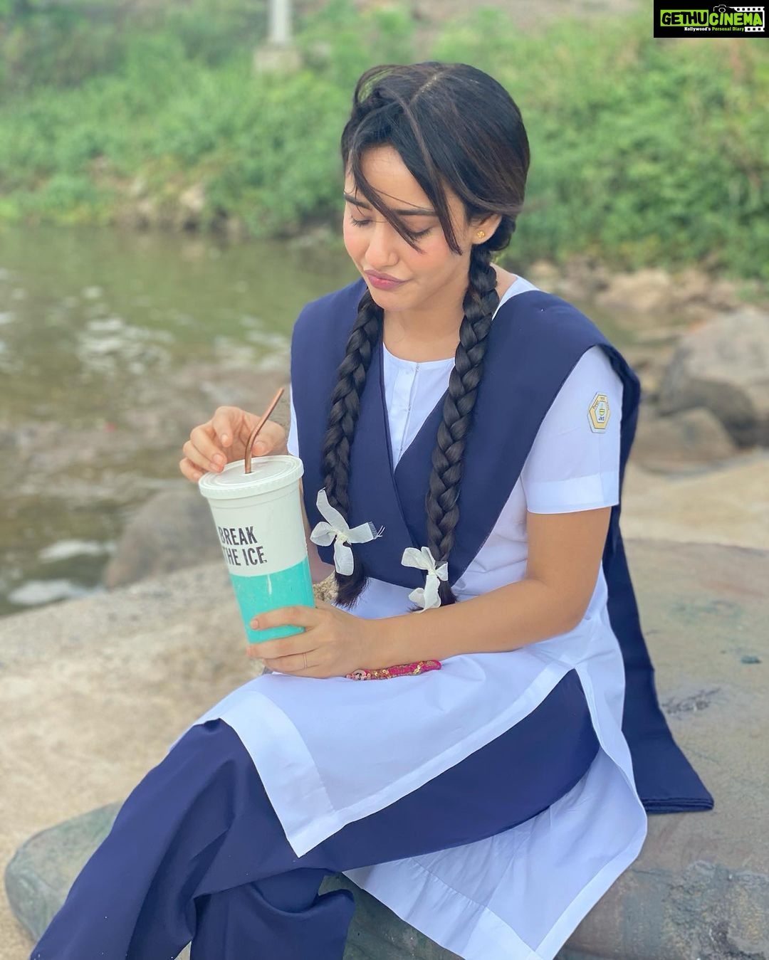 Neha Sharma Instagram - Lallo says hydration is the key...👋 #anactorslife #adayinthelifeofanactor #Favouritecharacter #stayhydrated #aaftehishq #aaftehishqsoon Nashik
