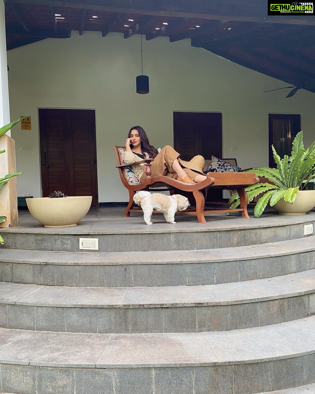 Neha Sharma Instagram - 🐚☀️🌈 📷 @tejisinghofficial