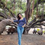 Neha Sharma Instagram - ☀️😬🌳💕 Life is better in flip flops.. #treeappreciationpost