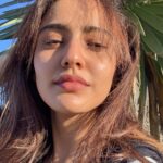 Neha Sharma Instagram - 50 % Savage, 50 % Sweetheart .......☕️🍭🤍 #sunshinegirl #nofilterneeded #nomakeup