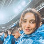 Neha Sharma Instagram - Grateful for this experience and witnessing @leomessi play in person was exhilarating and thankyou @aishasharma25 for introducing me to football . 😘🤗...#laliga2020 #football #sharmasisters ⚽️ @budfootball @budweiserindia Estadio Santiago Bernabéu
