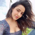 Neha Sharma Instagram - 🌤 #windinmyhair