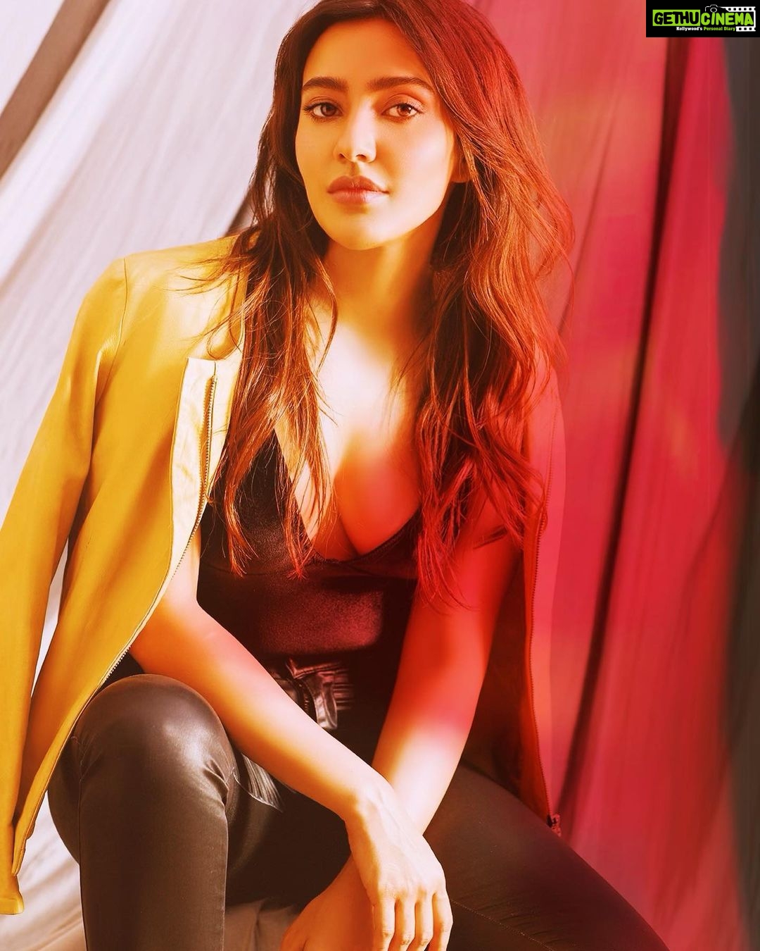 Neha Sharma Instagram - ๐๐งก la vie en rose