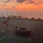 Neha Sharma Instagram - A little progress each day adds up to big results...#workoutwithaview #naturelovers #fitnessmotivation #fitnessgirl #fitness great session with @ant_pecs @aishasharma25 💪 Taj Lands End, Mumbai