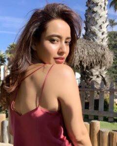 Neha Sharma Instagram - 🏝👁