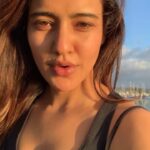 Neha Sharma Instagram - #morningrun #lovemymorningruns #fitnessmotivation 💪 #makeupfreemornings