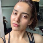 Neha Sharma Instagram - #sunkissed #makeupfreethursday #sunismyfilter #gymselfie
