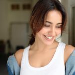 Neha Sharma Instagram – 💫 I want to know if it’s the grammatical errors that drive you crazy or the people correcting them,
If u prefer coffee or tea 
I want to know you 
the you beneath the layer of small talk always kept shined and smudgeless  #kristencostello