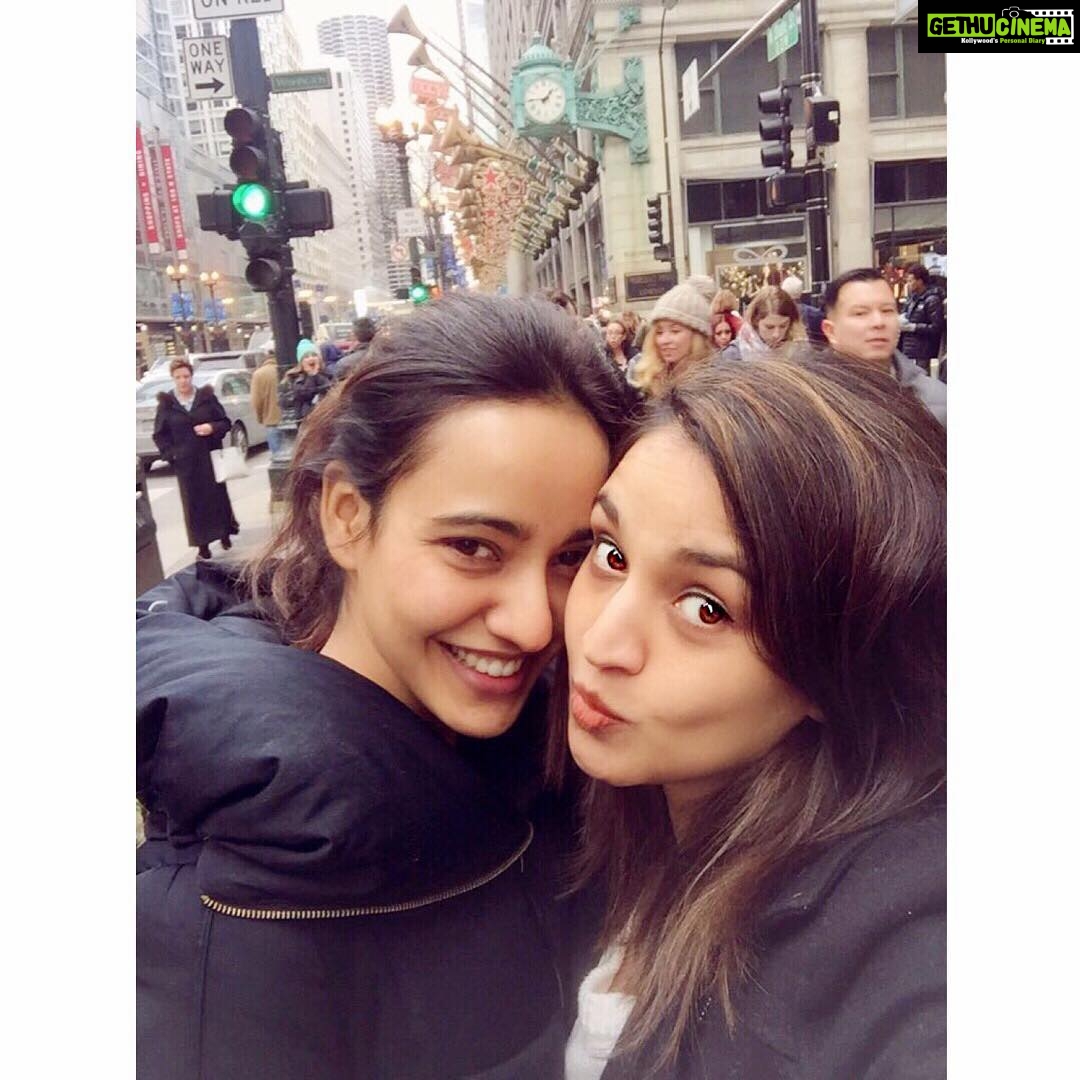 Neha Sharma Instagram - #throwback to when we decided to walk the streets to burn the ginormous π pudding that we ate...@reetika1408 we need to that more often..not the pudding but the walk π #lovemysissy #comesoon
