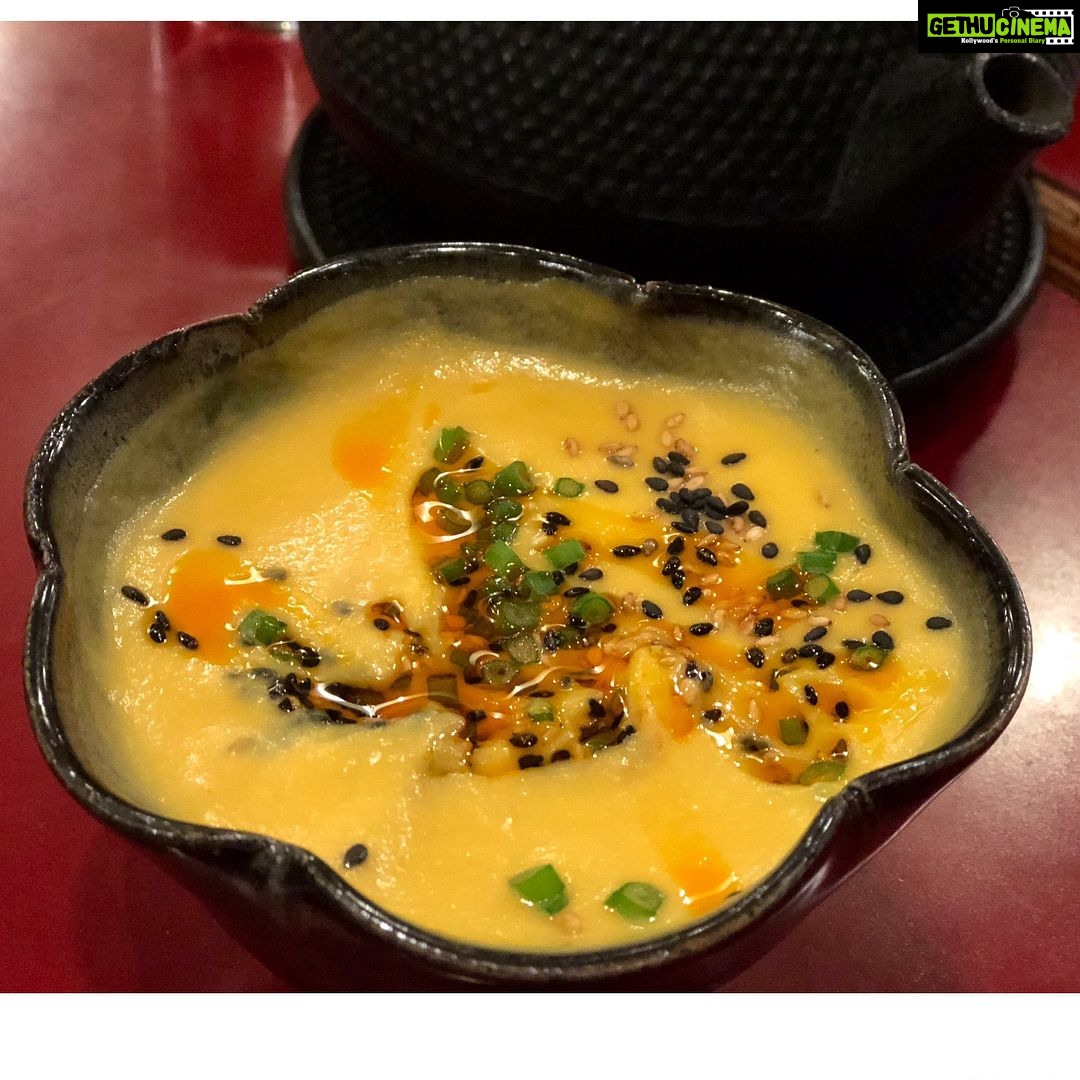 Neha Sharma Instagram - Usually i am a woman of few words.But today I'm compelled to write as this pic does not do justice to the experience I have had.Today I discovered the holy grail..the coconut squash soup at the #gan Shan station #ashville ..Trust me when I say this..The pic does not do justice to how heavenly it tasted..My life has changed forever😬😬😍😍 #foodcoma #foodporn #iloveagreatmeal Gàn Shān Station