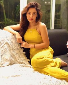 Neha Sharma Instagram - ‪Birthday glow🌟🌟‬