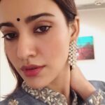 Neha Sharma Instagram - All dressed up for the evening..thank you @mahesh_notandass for the lovely earrings and @svacouture for the lovely outfit ❤️
