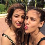 Neha Sharma Instagram - 🏊🏼‍♀️day wid sissy @aishasharma25 ...perfect way to spend my evening #poolday #swim #fitness