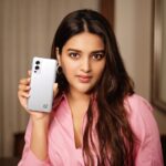 Nidhhi Agerwal Instagram - OnePlus community is celebrating 8 years of being bold & boundless. Get the best offers on all OnePlus products when you shop from a OnePlus Experience Store near you. #BeingBoldAndBoundless #8YearsofOnePlus #Ad @oneplus_india 📸 @vickypsofficial