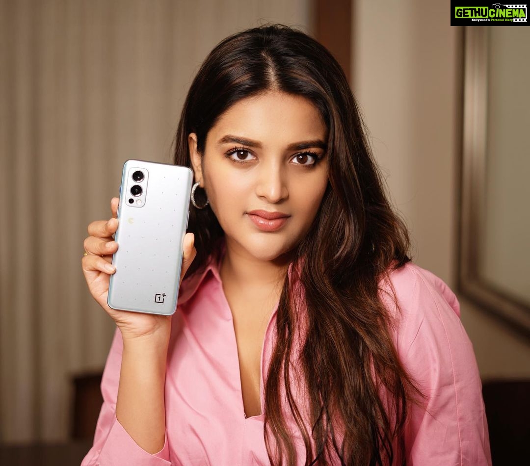 Nidhhi Agerwal Instagram - OnePlus community is celebrating 8 years of being bold & boundless. Get the best offers on all OnePlus products when you shop from a OnePlus Experience Store near you. #BeingBoldAndBoundless #8YearsofOnePlus #Ad @oneplus_india 📸 @vickypsofficial