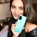 Nidhhi Agerwal Instagram – I have to give it to this phone; it has everything one could ask for! Wait for nothing and get yours at the nearest OnePlus Stores, Reliance Digital & My Jio Stores. It will also be available at Croma stores. Follow and tag #OnePlus8T5G #UltraStopsAtNothing, @reliance_digital, @oneplus_india