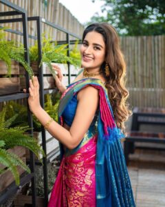 Nidhhi Agerwal Instagram - Good morning 😁😁😁😁😁 

Styling by @venkatesh_93 & @lavanyabathina 
@chandraandvamsistudio 
Jewellery : @amuktha_fine_jewellery 
Clicks by : @pranil_chintewar 
Event: @anudeep_munna