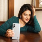 Nidhhi Agerwal Instagram - To the ones who always keep aiming for more and #NeverSettle, make the most of the OnePlus Community Sale, starting from 17th December and get the best offers across all categories only at a OnePlus Experience Store near you #BeingBoldAndBoundless #8YearsofOnePlus #Ad @oneplus_india 📸 @vickypsofficial