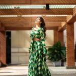 Nidhhi Agerwal Instagram - Taking the good stuff in 🌞 #gratitude #sunshine #green #thankyou