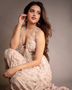 Nidhhi Agerwal Instagram - Outfit: @nanditathirani
Jewellery: @esmecrystals
Styled by: @nikhitaniranjan
Photography: @kiransaphotography