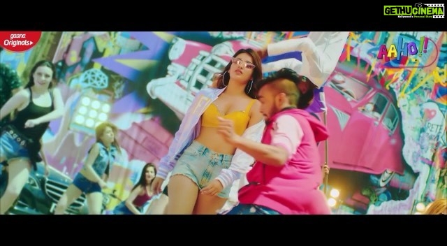 Nidhhi Agerwal Instagram - Time to brush up my punjabi! π My new and super fun song with @badboyshah π€πΌπ #badshah #hiphop @aahomusic @varunkatoch06 MUH: @kin_vanity Styling: @spacemuffin27