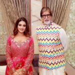 Nidhhi Agerwal Instagram - It was such a pleasure attending the Navratri Pooja at the Kalyan residence. Thank you for such a wonderful and warm evening 😊🙏🏼 So happy to have met the legend @amitabhbachchan sir ❤️ @kalyanjewellers_official #shivrajkumar sir #jayaram sir #TSkalyanaraman sir #rajeshkalyanaraman sir #navratri2019 @rameshkalyanaraman sir