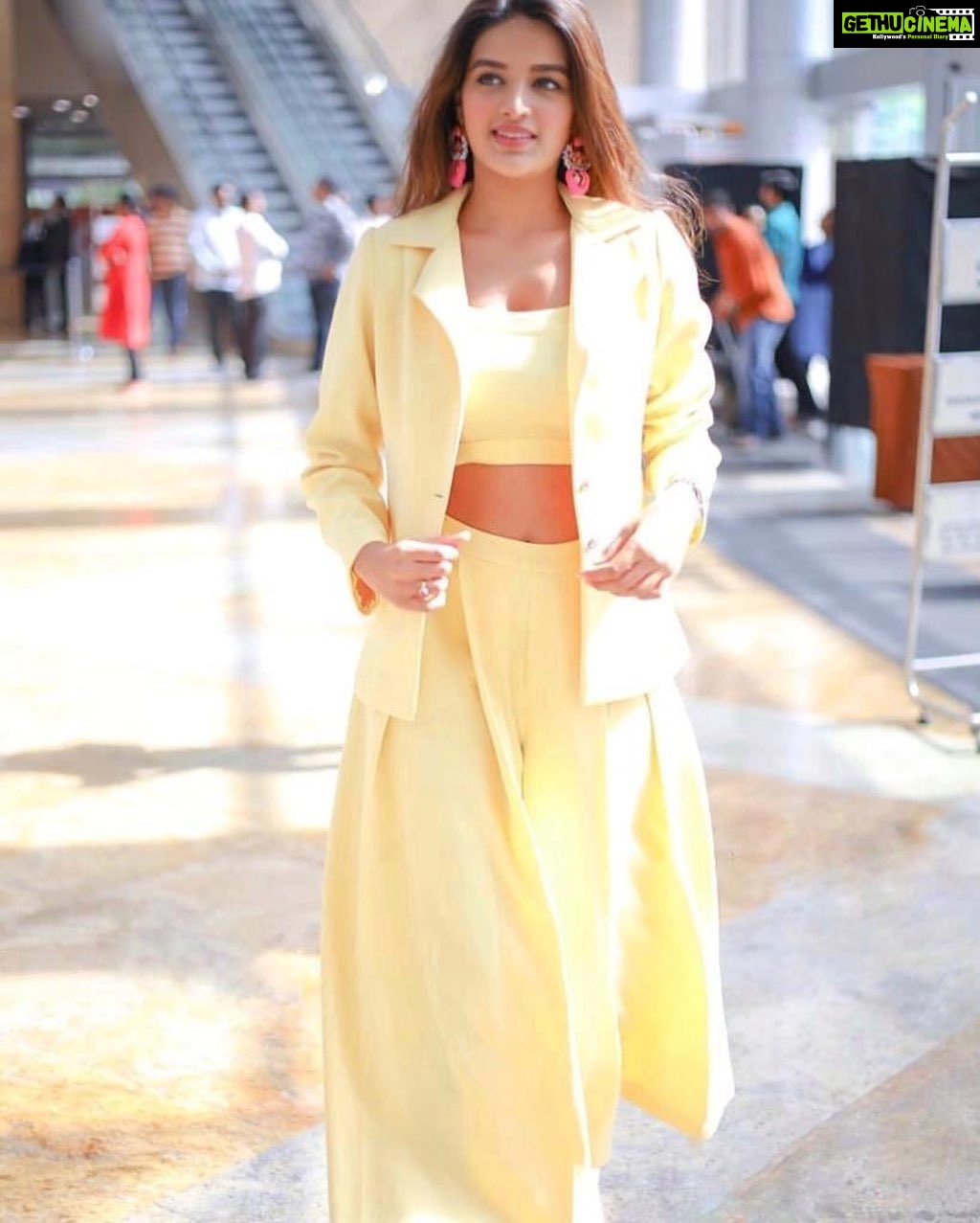 Nidhhi Agerwal Instagram - Anybody who knows me knows how much I love nimbu 😝🍋 #ismartpromotions Tap for credits