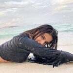 Nidhhi Agerwal Instagram - I’m happiest when I’m in 🦋🌸🌴🌊 Maldives
