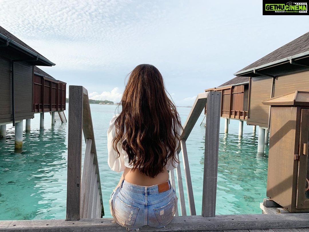Nidhhi Agerwal Instagram - When day dreams become reality #ismartshankar #bts Paradise Island Maldives